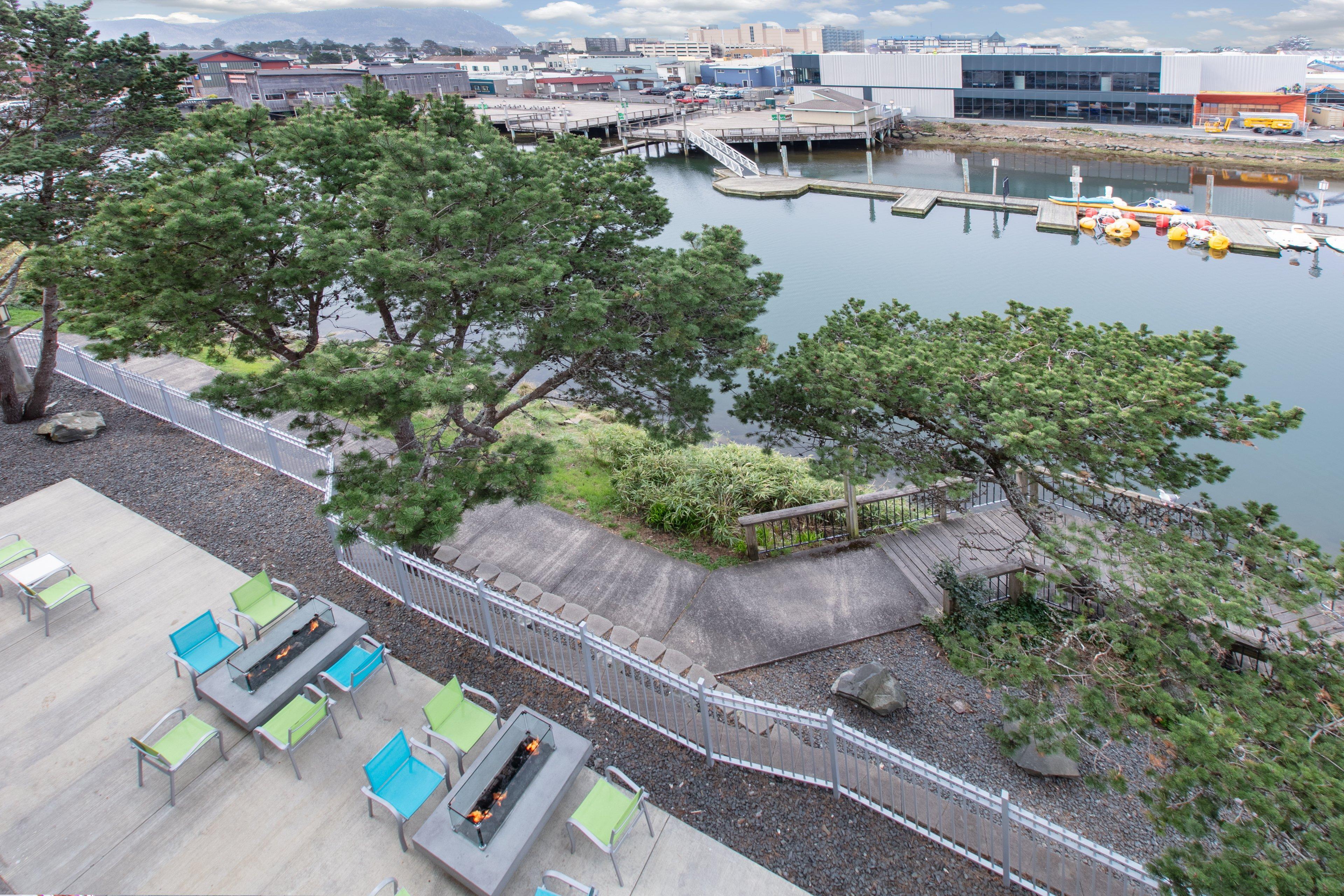Holiday Inn Express Hotel & Suites Seaside Convention Center By Ihg Exterior foto